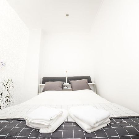 City Centre Hidden Gem! Apartment For Up To 3 People Bruselas Exterior foto