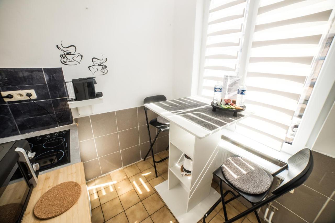 City Centre Hidden Gem! Apartment For Up To 3 People Bruselas Exterior foto